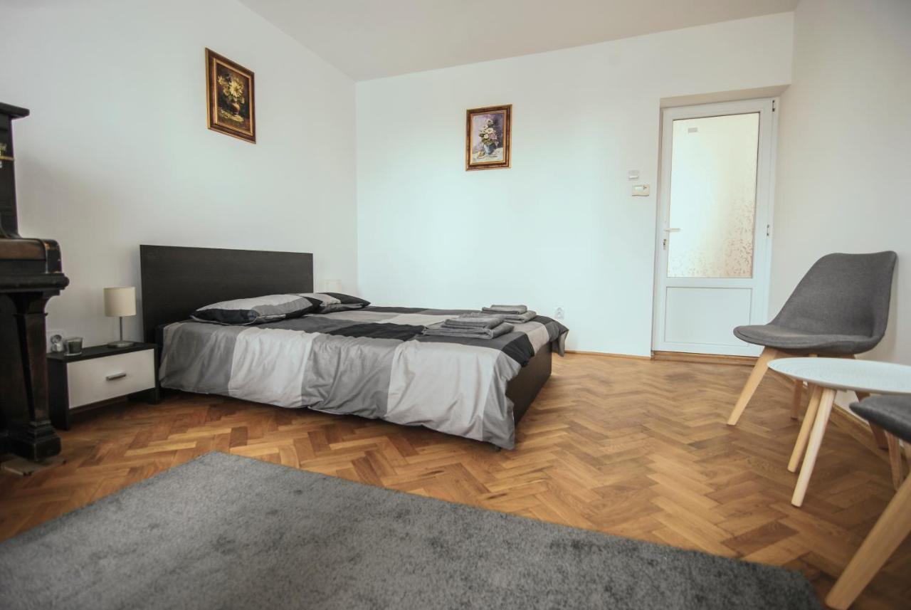 Central David Residence Брашов Экстерьер фото